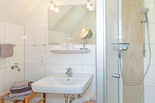 Modernes Badezimmer